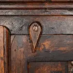 Come restaurare il tuo armadio vintage: consigli e soluzioni utili