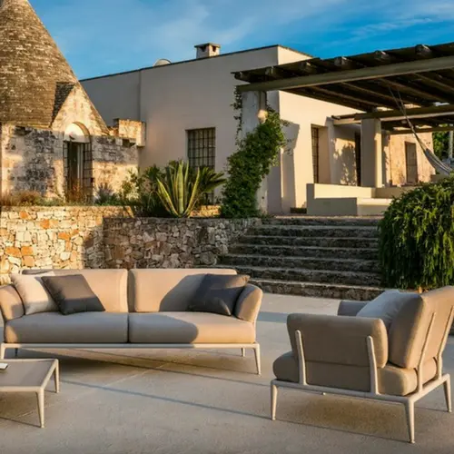 Arredo per esterni di qualità: perché rinunciare al low-cost? Esperti di Naturalegno spiegano!